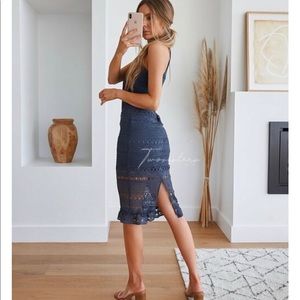 Lady Black Tie Dress